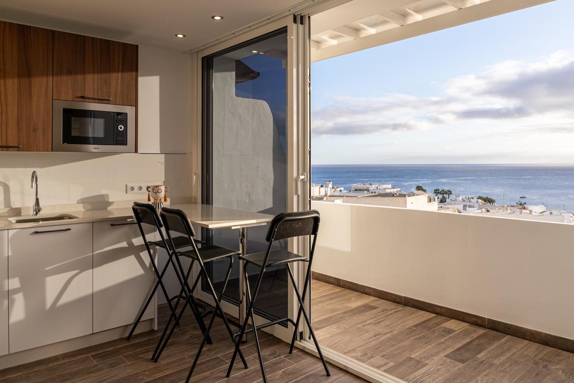 Ocean Suite Tias Exterior photo